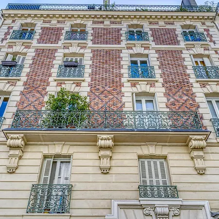 Daire Nemo, Avec Mezzanine Sur Cour Porte Maillot Paris