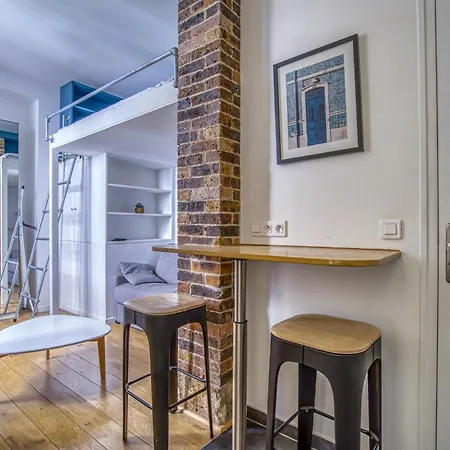 Nemo, Avec Mezzanine Sur Cour Porte Maillot Apartment